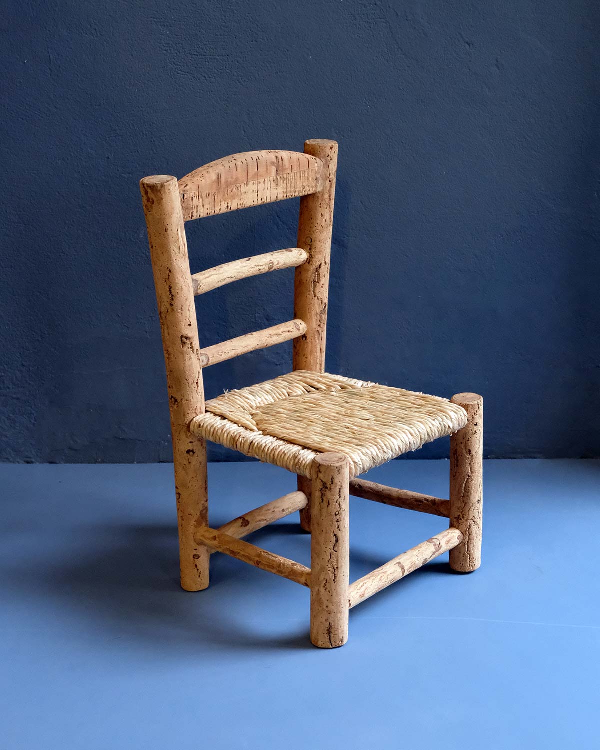Cadeira de criança em madeira de sobro